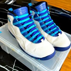 Retro Jordan 10 sz 11 Charlotte Hornets.